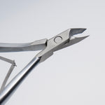 Neglemakeriet Cuticle Nippers - Ultra Sharp - 4,5 mm - skarp neglebåndssaks for klipping av neglebånd