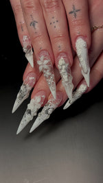 Professional Builder  Gel 01 (clear), Gel Polish 070 white snow, Detail Art Designer Gel, 3D Artistic Modeling Gel 02 hvit - kundebilde av negler med design av vaagsland