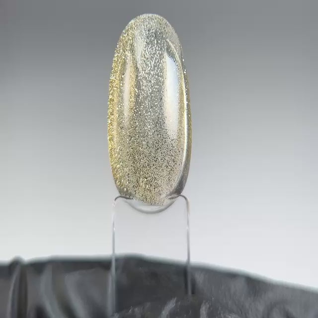 Neglemakeriet Cat Eye Gel Polish - PLATINUM 