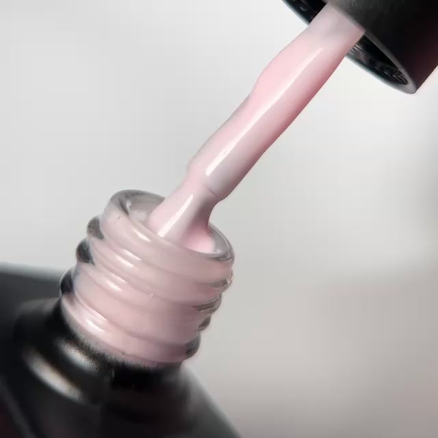 Neglemakeriet Neglelakk / Gelelakk i veldig lys nude med rosa hint
