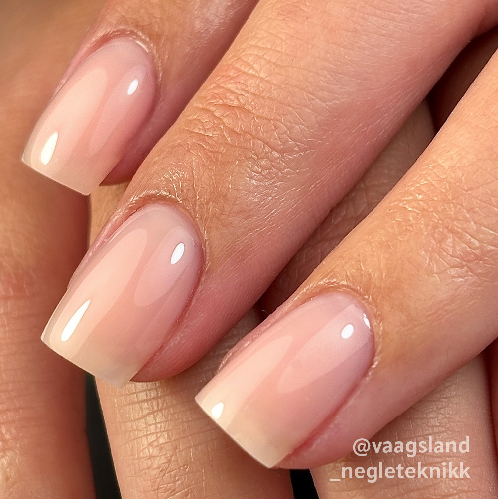 Neglemakeriet Professional Builder Gel #32 Sheer Light Pink på negl